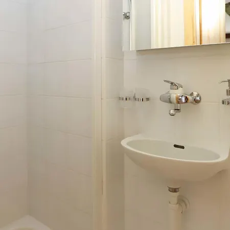 公寓 Chantebrise A1 By Interhome *